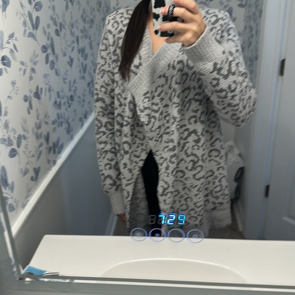 LAST 1️⃣ WOMEN'S LONG SLEEVE OPEN FRONT ANIMAL PRINT SWEATER GRAY CARDIGAN - Picture 6 of 6